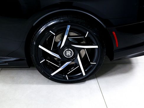 New 2025 Rolls-Royce Spectre Black Badge w/ Spectre Enhancement Package image 36
