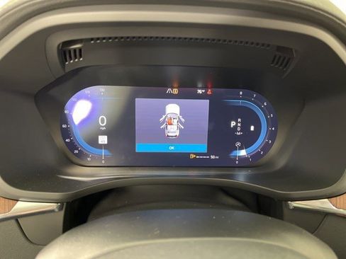 Used 2023 Volvo XC60 B5 Ultimate w/ Climate Package image 19