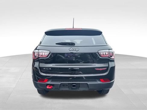 Used 2022 Jeep Compass Trailhawk w/ Trailhawk Convenience Group AWD/4WD image 9