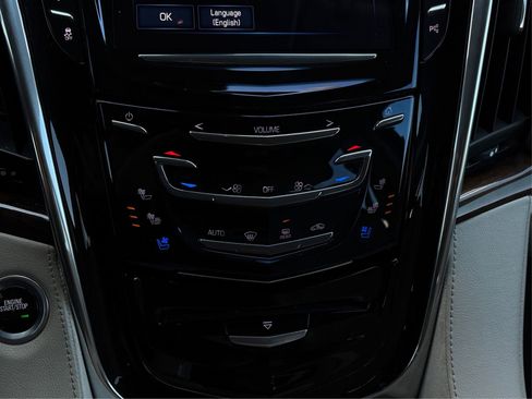 Used 2017 Cadillac Escalade ESV 2WD image 25