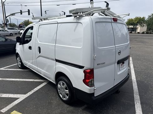 Used 2014 Nissan NV200 S FWD image 3