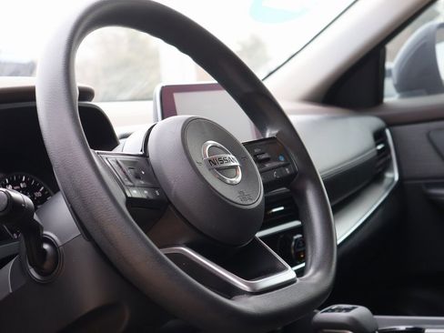 Used 2021 Nissan Rogue SV image 25