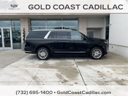 Certified 2024 Cadillac Escalade ESV Premium Luxury AWD/4WD image 4