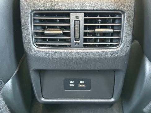 Used 2023 Nissan Rogue SV w/ SV Premium Package FWD image 30