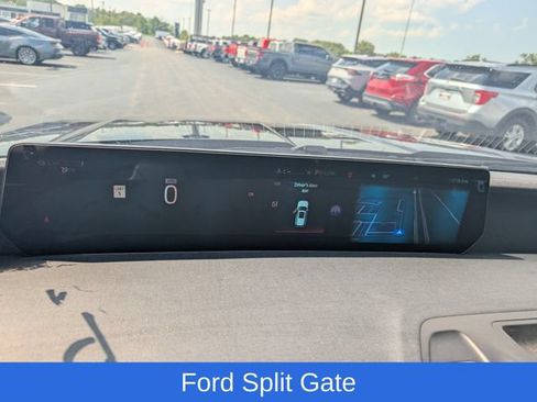 Used 2025 Ford Expedition Active AWD/4WD image 22