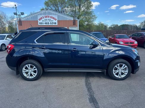 Used 2017 Chevrolet Equinox LT w/ Convenience Package AWD/4WD image 4