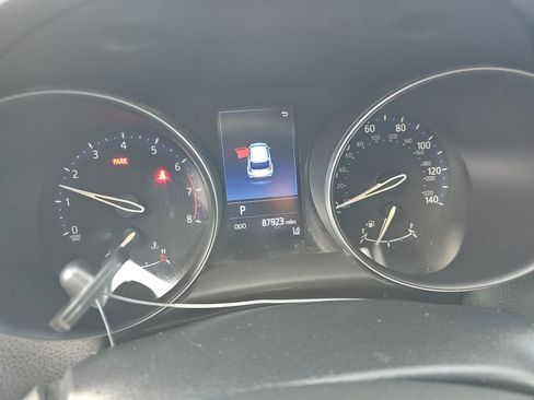 Used 2019 Toyota C-HR XLE image 15