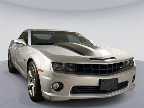 Used 2010 Chevrolet Camaro SS image 3