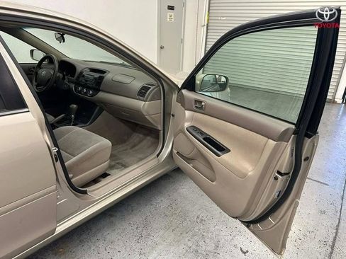 Used 2005 Toyota Camry LE image 21