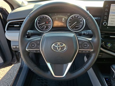 Used 2023 Toyota Camry XLE image 19