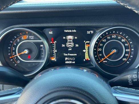 Used 2018 Jeep Wrangler Unlimited Sahara image 21