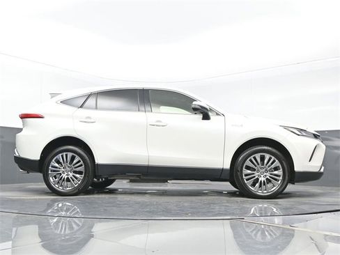 Used 2021 Toyota Venza Limited w/ Advanced Technology Package image 28