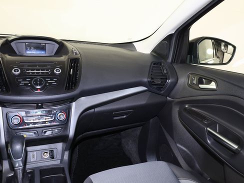 Used 2018 Ford Escape SE FWD image 11
