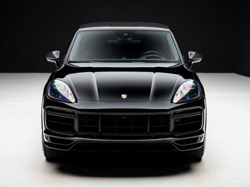 Used 2023 Porsche Cayenne Turbo GT image 5