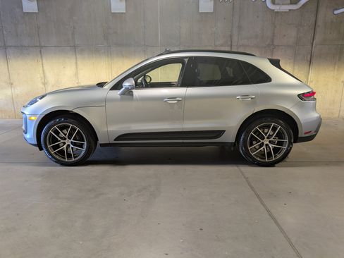 Used 2025 Porsche Macan image 2