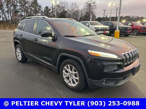 Used 2016 Jeep Cherokee Latitude image 1