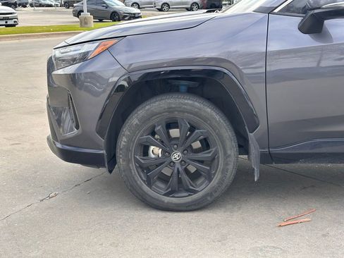 Used 2024 Toyota RAV4 SE image 6