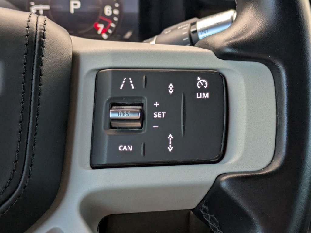 Used 2022 Land Rover Defender 110 X-Dynamic HSE AWD/4WD image 28