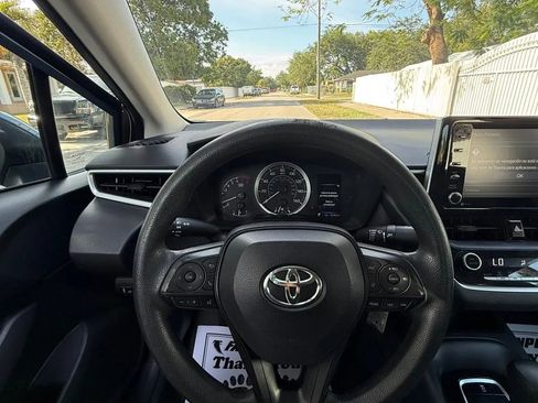 Used 2021 Toyota Corolla LE FWD image 8