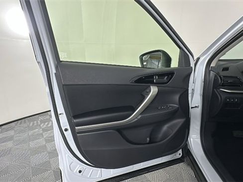 New 2025 Mitsubishi Eclipse Cross ES image 24