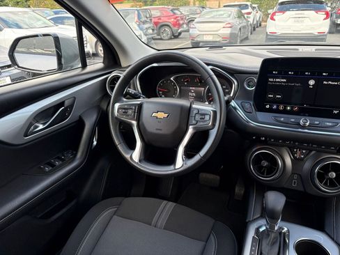Used 2025 Chevrolet Blazer LT FWD image 36