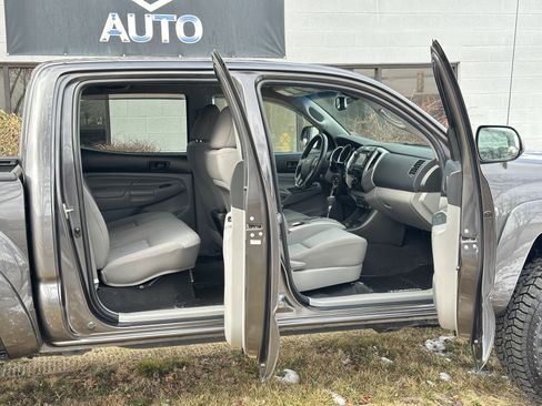 Used 2013 Toyota Tacoma 4x4 Double Cab w/ SR5 Pkg image 26