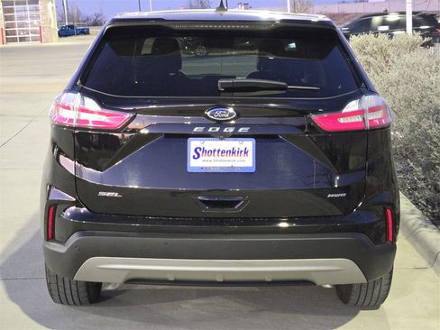 Used 2023 Ford Edge SEL w/ Convenience Package image 7