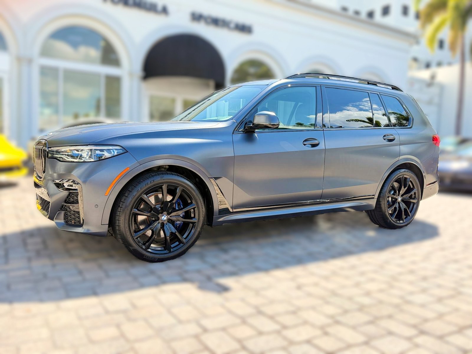 Used 2021 BMW X7 M50i AWD/4WD image 1