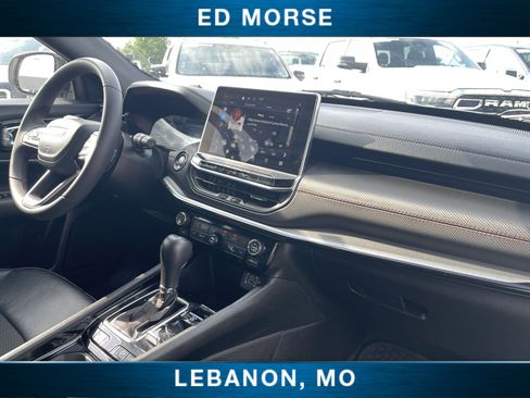 Used 2025 Jeep Compass Trailhawk AWD/4WD image 27
