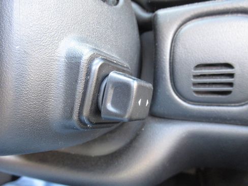 Used 2001 Chevrolet Corvette Convertible w/ Preferred Equipment Group2 image 24