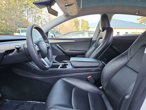 Used 2023 Tesla Model Y Long Range image 19