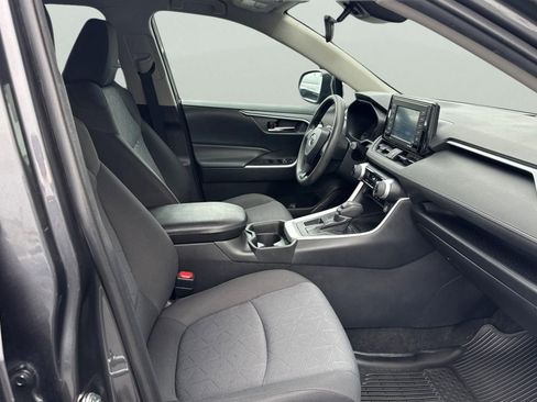 Used 2021 Toyota RAV4 XLE image 20