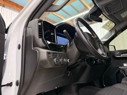 Used 2023 Chevrolet Silverado 1500 LT image 16