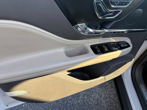 Certified 2023 Lincoln Corsair FWD image 13