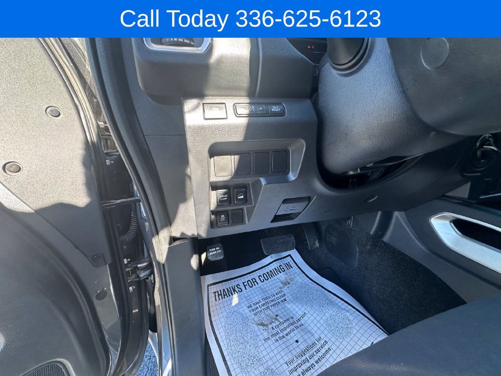 Used 2022 Nissan Frontier SV AWD/4WD image 13