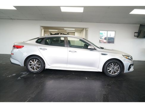 Used 2019 Kia Optima LX image 8