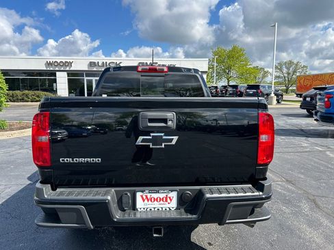 Used 2017 Chevrolet Colorado Z71 AWD/4WD image 9