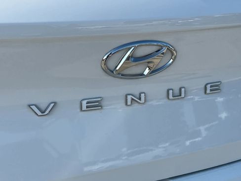 Certified 2023 Hyundai Venue Limited image 28