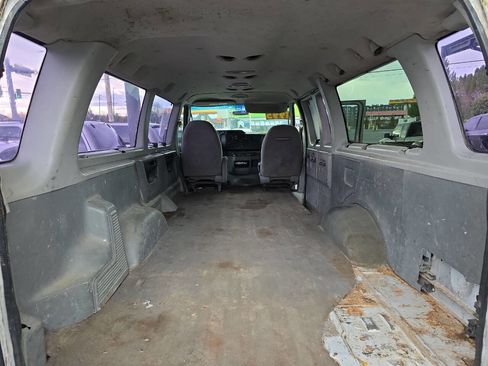 Used 2009 Ford E-350 and Econoline 350 XLT image 16