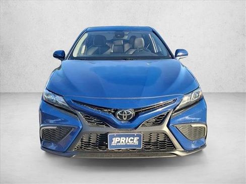 Used 2024 Toyota Camry SE FWD image 2