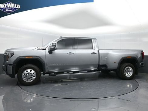 Used 2025 GMC Sierra 3500 Denali w/ Denali Reserve Package AWD/4WD image 4