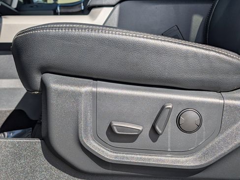 Used 2022 Ford F250 Lariat w/ Tremor Off-Road Package image 23