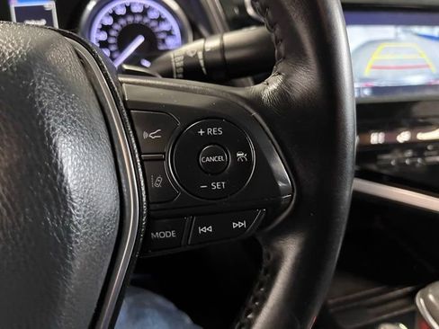 Used 2019 Toyota Camry SE w/ Convenience Package FWD image 25