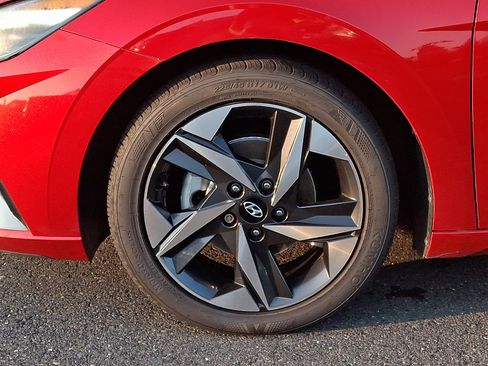 Certified 2023 Hyundai Elantra Limited FWD image 8