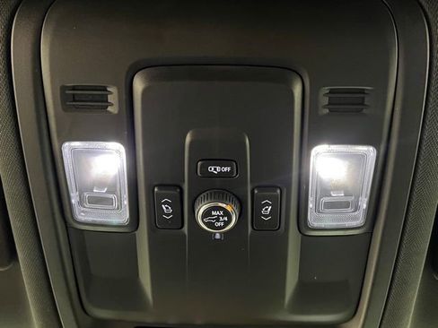 Used 2025 GMC Yukon XL Elevation AWD/4WD image 41