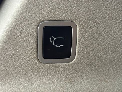 Used 2022 Chrysler Pacifica Touring-L FWD image 13