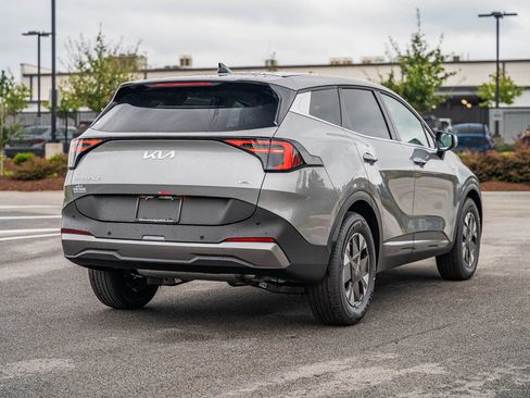 New 2026 Kia Sportage LX FWD image 4