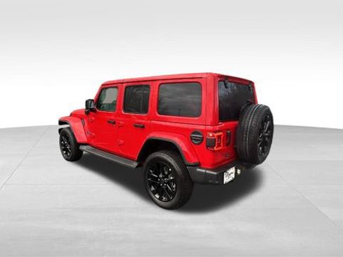 Used 2025 Jeep Wrangler Unlimited Sahara image 6
