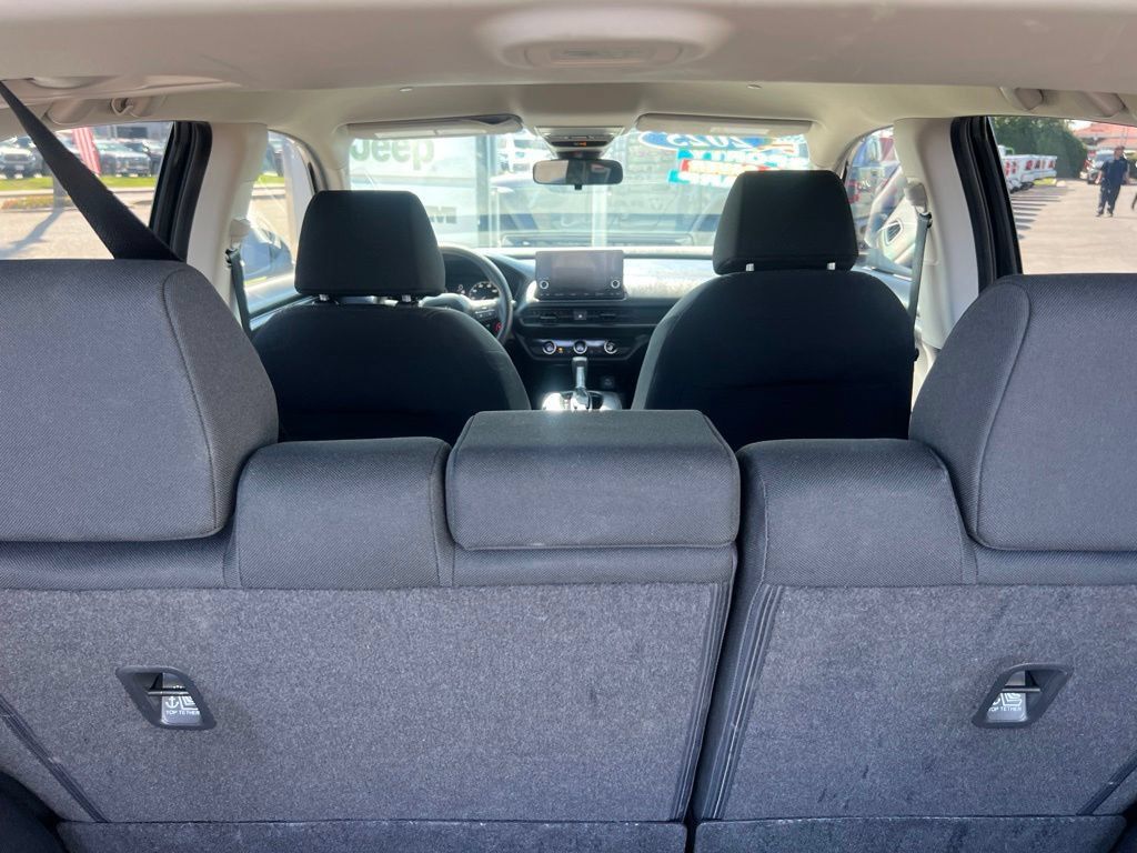 Used 2025 Honda HR-V LX image 38