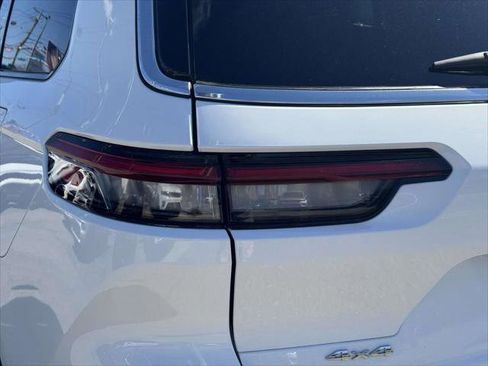 Certified 2023 Jeep Grand Cherokee L Laredo AWD/4WD image 11